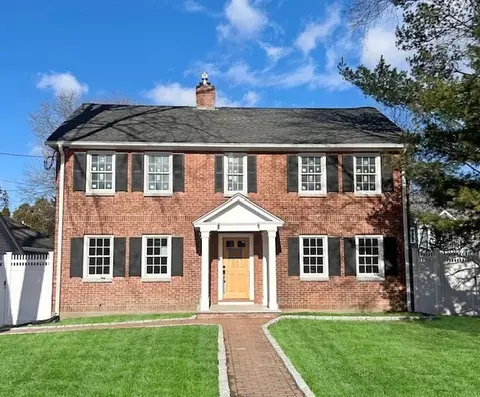 41 Foxcroft Rd, Winchester, MA 01890