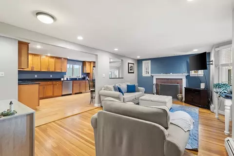 205 E Lothrop St, Beverly, MA 01915 photo 7