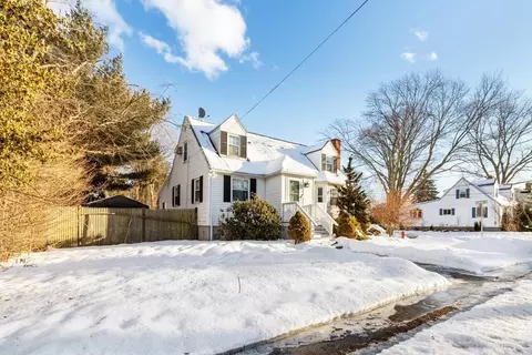 205 E Lothrop St, Beverly, MA 01915 photo 2