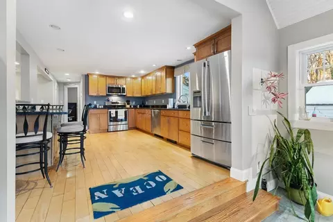 205 E Lothrop St, Beverly, MA 01915 photo 11