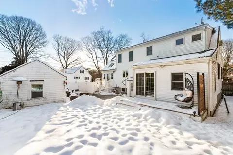 205 E Lothrop St, Beverly, MA 01915 photo 31
