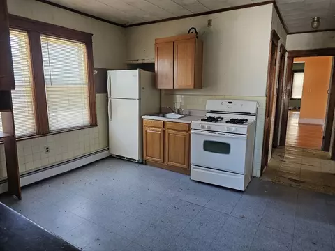 33 Bristol St, Worcester, MA 01606 photo 5