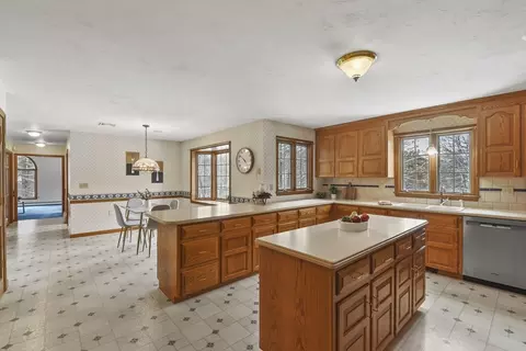 45 Mendon St, Upton, MA 01568 photo 12