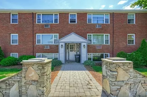 469 Sea St #5, Quincy, MA 02169