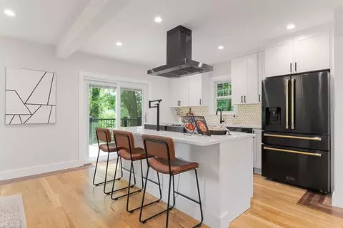 34 Riveredge Rd, Billerica, MA 01862
