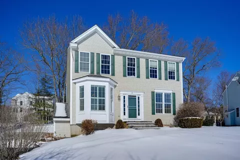 15 Bay Farm Ln, Grafton, MA 01560