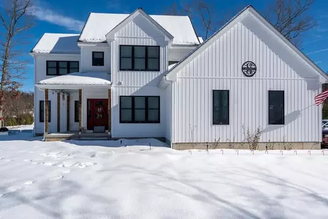 1388 Lyon St, Ludlow, MA 01056