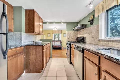 Kitchen - 344 Main St #6, Barnstable, MA 02632 photo 5 of 6
