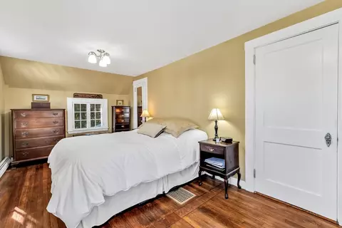 Bedroom - 344 Main St #6, Barnstable, MA 02632 photo 3 of 8