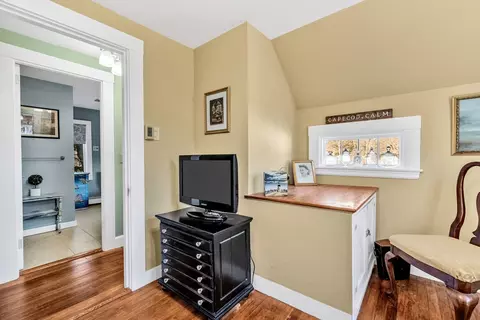 Entry Way - 344 Main St #6, Barnstable, MA 02632 photo 4 of 8
