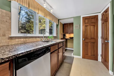 Kitchen - 344 Main St #6, Barnstable, MA 02632 photo 2 of 6