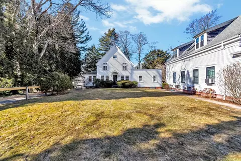 Exterior - 344 Main St #6, Barnstable, MA 02632 photo 2 of 5