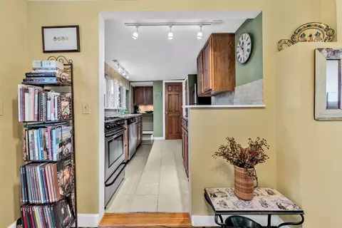 Entry Way - 344 Main St #6, Barnstable, MA 02632 photo 1 of 8