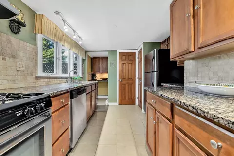 Kitchen - 344 Main St #6, Barnstable, MA 02632 photo 1 of 6
