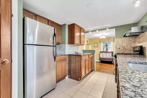 Kitchen - 344 Main St #6, Barnstable, MA 02632 photo 4 of 6