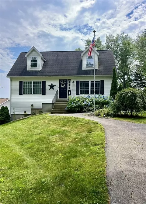 4 Brookstone Dr, Dudley, MA 01571