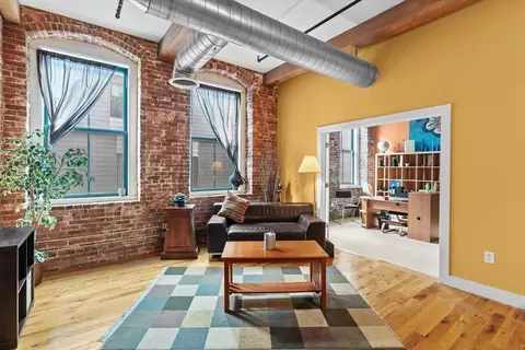 589 Essex St #205, Lynn, MA 01901