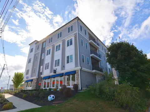 70 E Central St #402, Franklin, MA 02038
