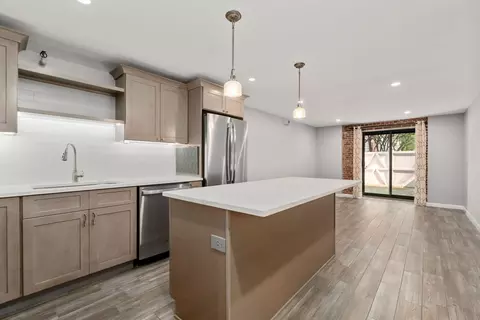 42 8th St #2108, Boston, MA 02129