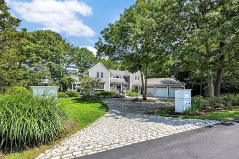 77 The Hts, Mashpee, MA 02649