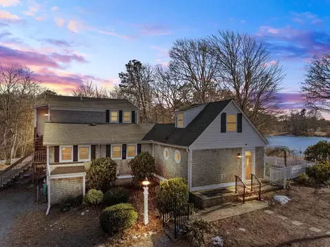 262 Main St #A, Bourne, MA 02532