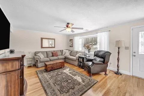 92 Ludlow Rd, Chicopee, MA 01020 photo 5