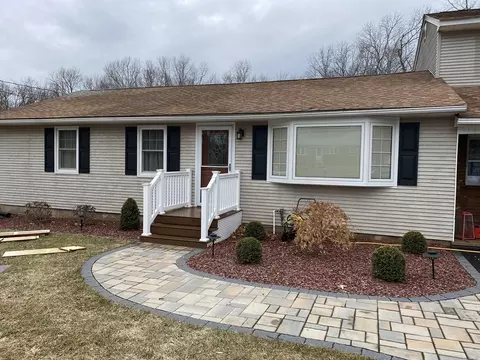 92 Ludlow Rd, Chicopee, MA 01020 photo 3