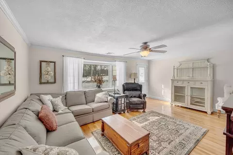 92 Ludlow Rd, Chicopee, MA 01020 photo 6