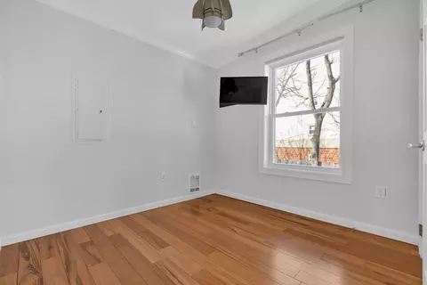 Bedroom - 17 Bow St, Beverly, MA 01915 photo 4 of 4