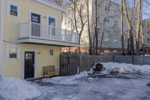 Exterior - 17 Bow St, Beverly, MA 01915 photo 2 of 4