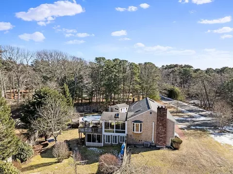 7 Carol Rd, Wareham, MA 02532