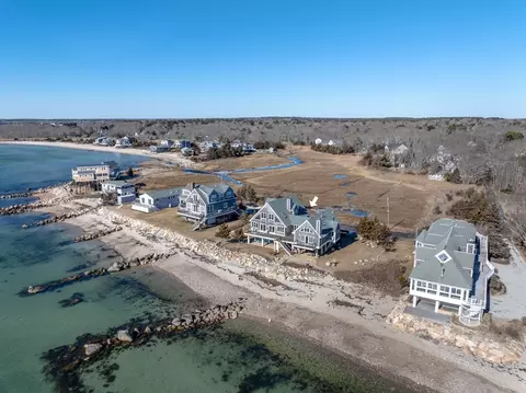 5 Sea Marsh Way, Mattapoisett, MA 02739