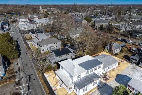 48 Walker St, Falmouth, MA 02540
