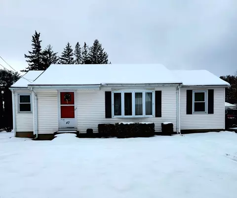 47 Hall St, Agawam, MA 01030