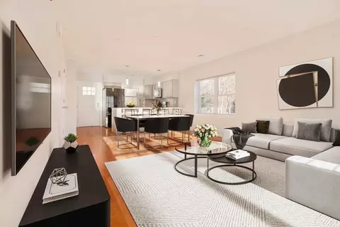 33 Goldfinch Ct #33, Boston, MA 02126