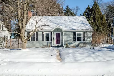 43 Cleveland St, Greenfield, MA 01301