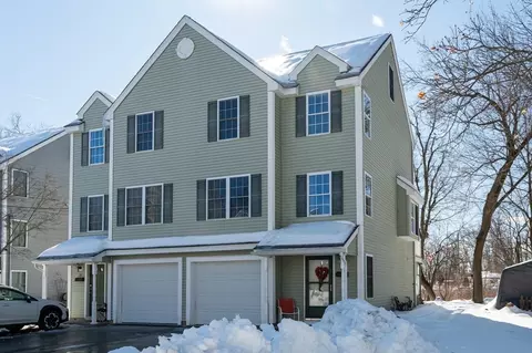 19 Acton St #19, Lowell, MA 01852