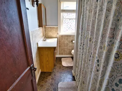206 Lawton St, Fall River, MA 02721 photo 16