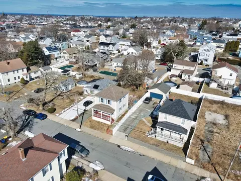206 Lawton St, Fall River, MA 02721 photo 5