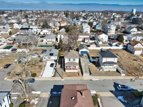 206 Lawton St, Fall River, MA 02721 photo 4