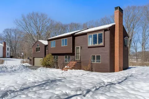 23 Arrowhead Trl, Ipswich, MA 01938