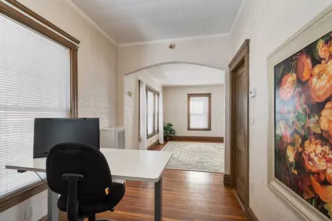 Entry Way - 134 Eutaw Ave, Lynn, MA 01902 photo 1 of 3