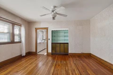 Living - 134 Eutaw Ave, Lynn, MA 01902 photo 5 of 6