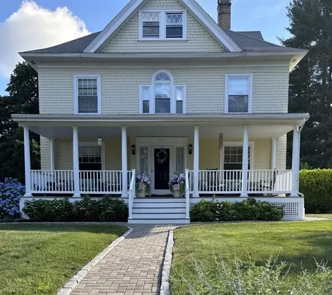907 Pleasant St, Worcester, MA 01602