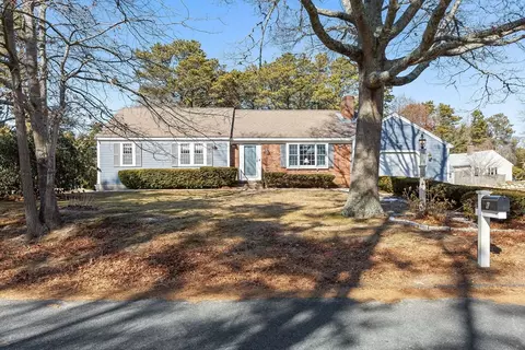 6 Greenland Cir, Yarmouth, MA 02675
