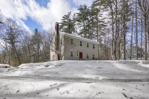 3 Mount Jefferson Rd, Hubbardston, MA 01452
