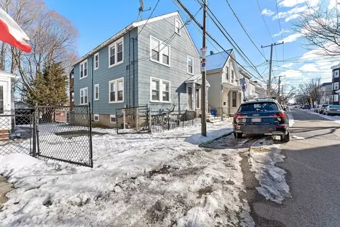 121 Buttonwood St, Boston, MA 02125