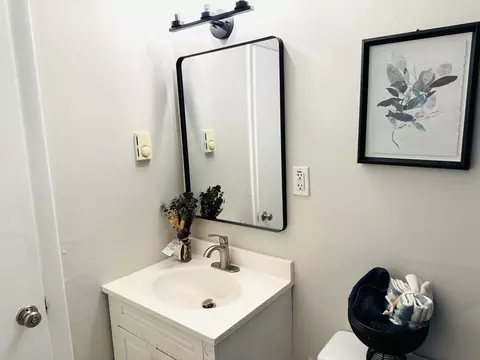 Bath - 222 Stackpole St #12, Lowell, MA 01852 photo 2 of 4