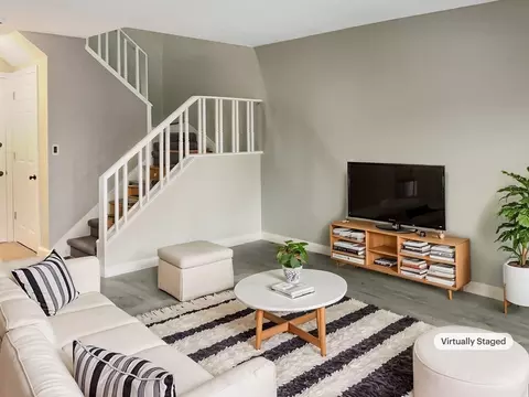 196 Greenbrook Dr #196, Stoughton, MA 02072