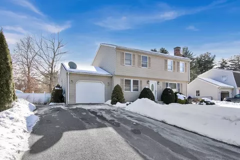 13 Greentree Cir, Springfield, MA 01108 photo 2